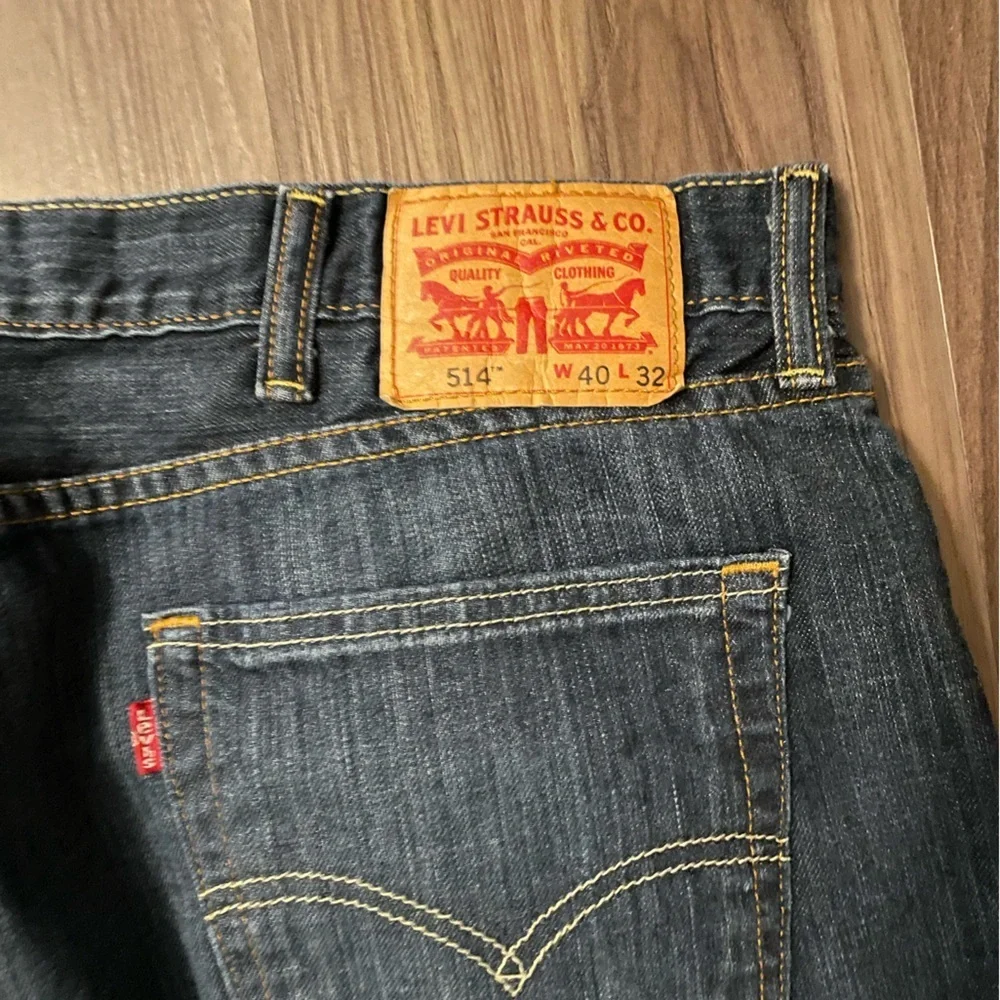 Levi's Dark Blue Men’s 514 Straight Jeans size 40X32 - Picture 3 of 6